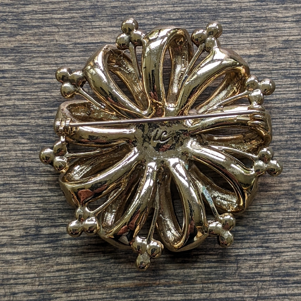Liz Claiborne Brooch Gold-Tone Amber Rhinestones Ribbon Swirl Floral 2” Vtg - Picture 2 of 3